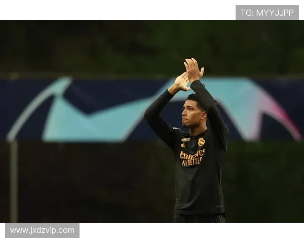 打假反转塔拉维拉门将自称皇马粉却被曝家中悬挂巴萨旗帜引足坛热议